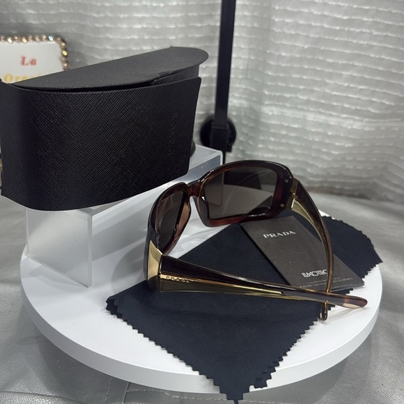 (Z6) PRADA Vintage Sunglasses
SPR 01H 2AU-5G1